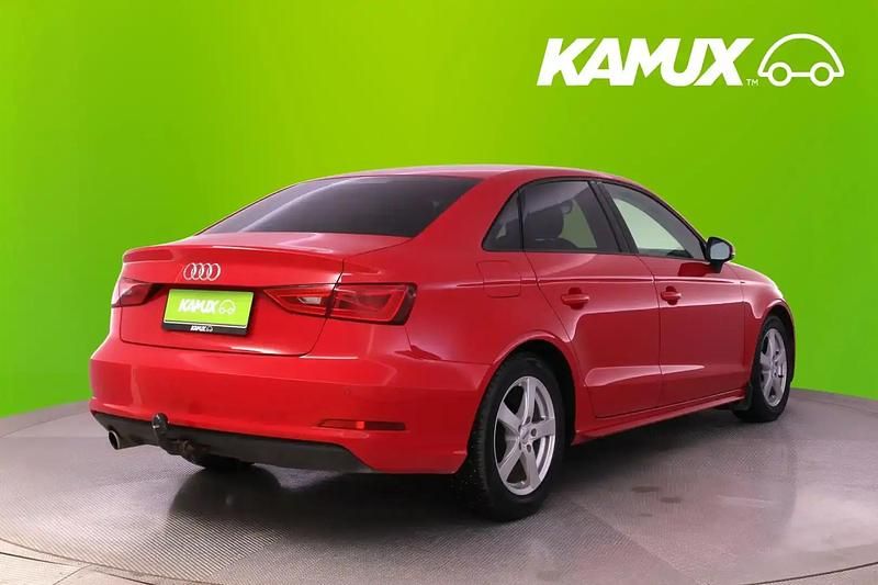 Käytetty Audi A3 Business 110 HP (80 kW) 2015 Punainen Sedan