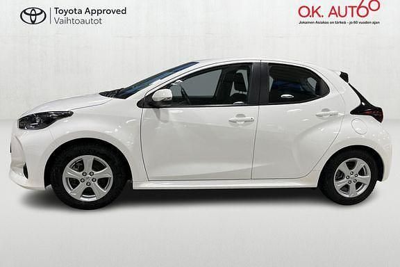 Käytetty Toyota Yaris Active 114 HP (83 kW) 2023 Valkoinen Viistoperä
