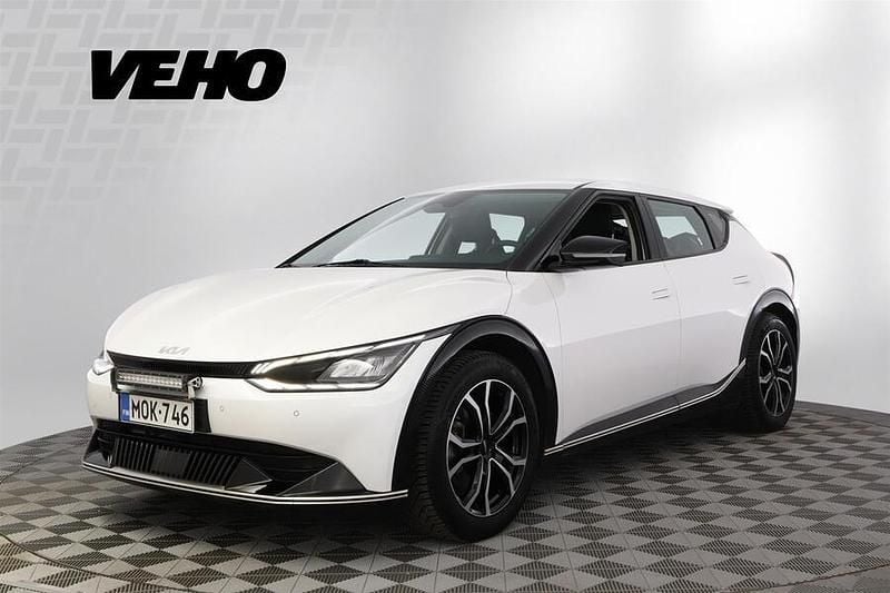 Käytetty Kia EV6 172 kW (235 HP) 2022 Valkoinen Katumaasturi
