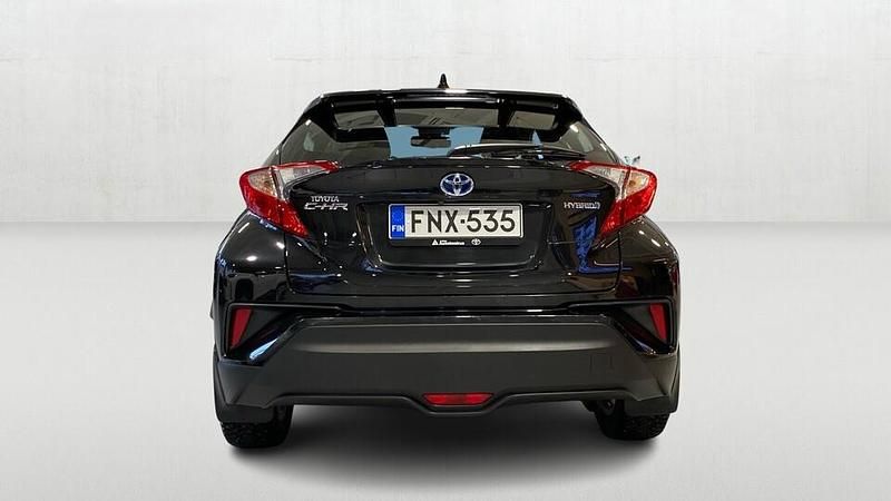 Käytetty Toyota C-HR Active 122 HP (89 kW) 2019 Musta Katumaasturi