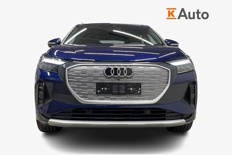 Käytetty Audi Q4 e-tron Advanced Plus 210 kW (286 HP) 2025 Sininen Katumaasturi