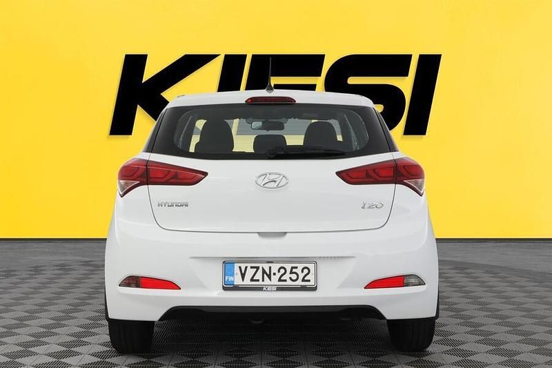Käytetty Hyundai i20 75 HP (55 kW) 2017 Viistoperä