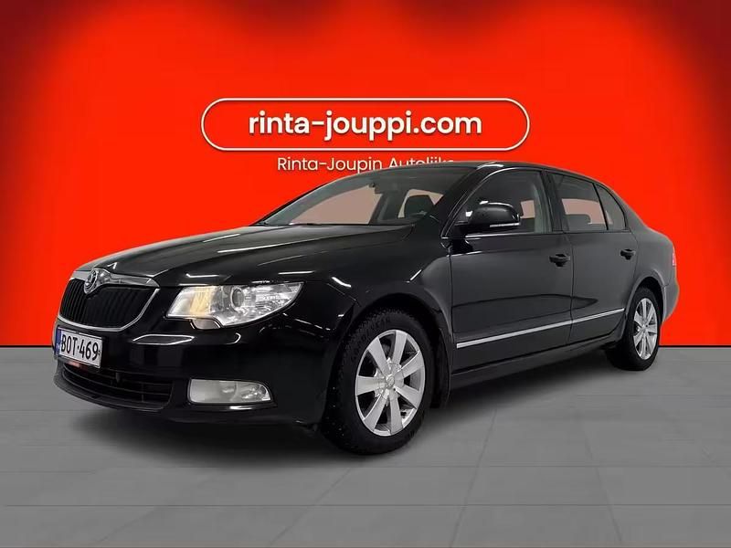 Valkoinen Käytetty 2011 Skoda Superb LAURIN & KLEMENT Farmari | 4 390 € - Kuva 1/4