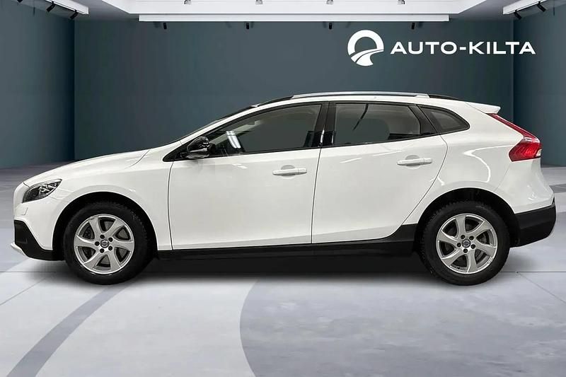 Käytetty Volvo V40 Business Edition 120 HP (88 kW) 2016 Valkoinen Viistoperä