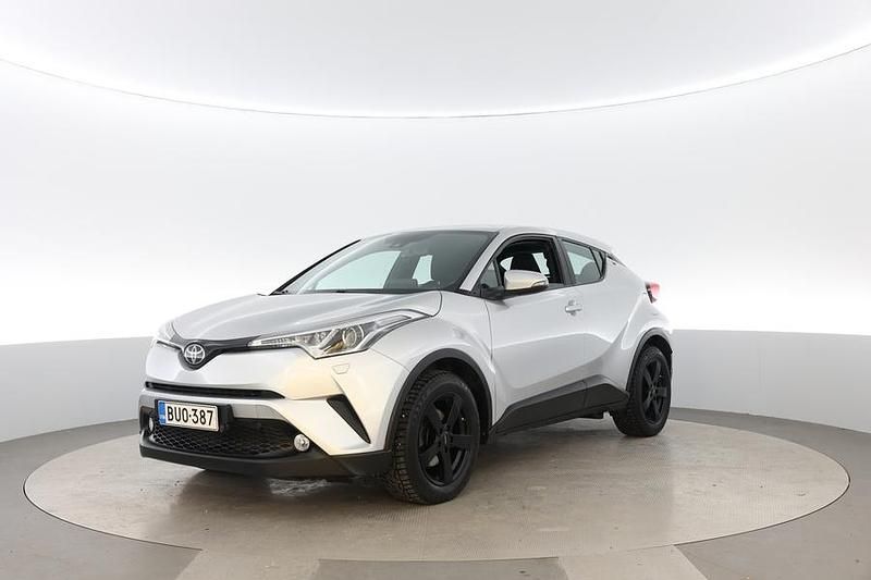 Käytetty Toyota C-HR Active 116 HP (85 kW) 2017 Katumaasturi