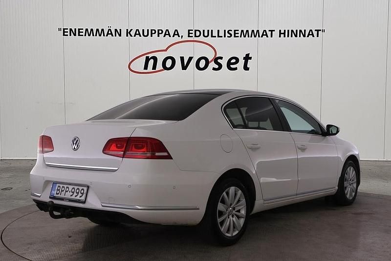 Käytetty VW Passat Comfortline 160 HP (117 kW) 2012 Valkoinen Sedan