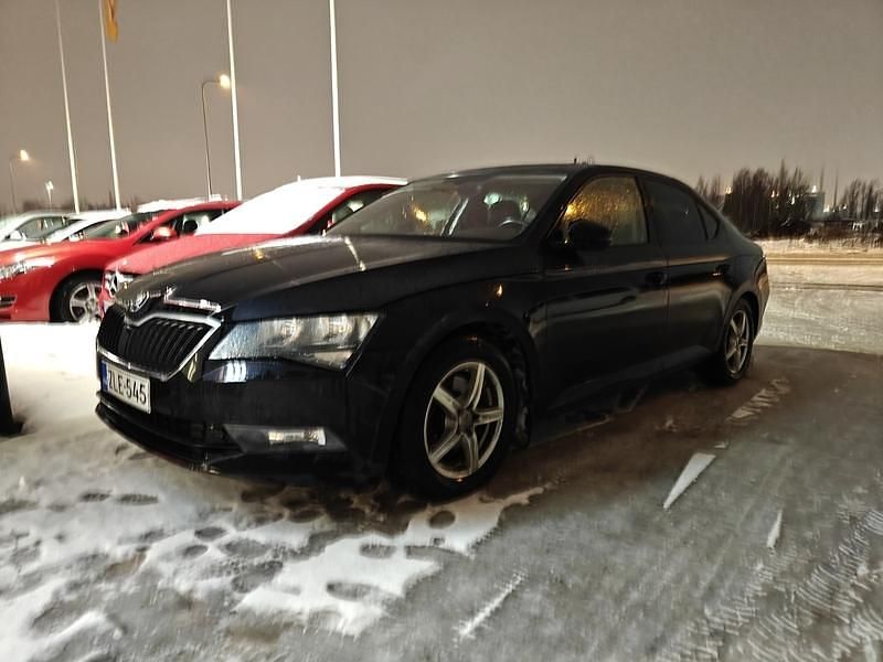 Käytetty Skoda Superb Active 120 HP (88 kW) 2017 Sedan