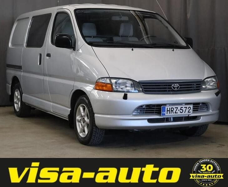 Käytetty Toyota HiAce 88 HP (64 kW) 2004 Hopea Tila-auto