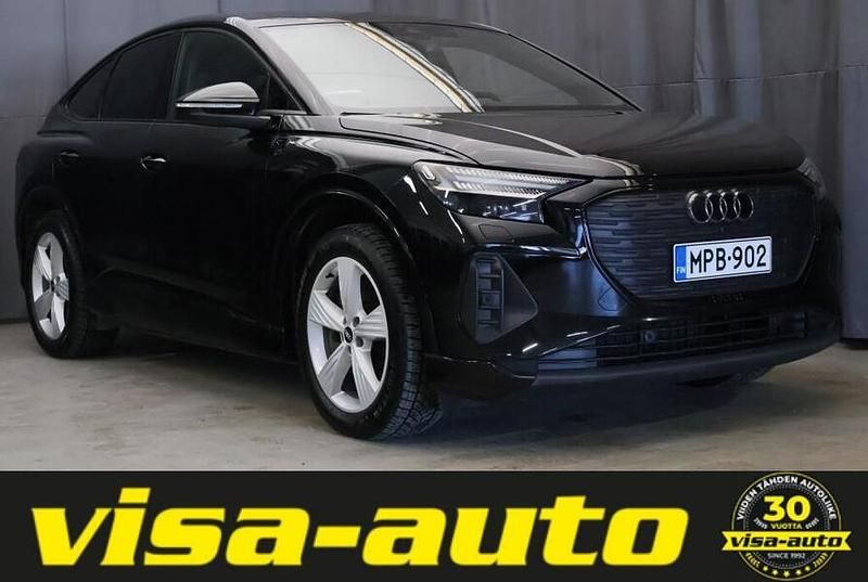 Musta Käytetty 2023 Audi Q4 Sportback e-tron Advanced Katumaasturi | 39 990 € (Perustarjous) - Kuva 1/4