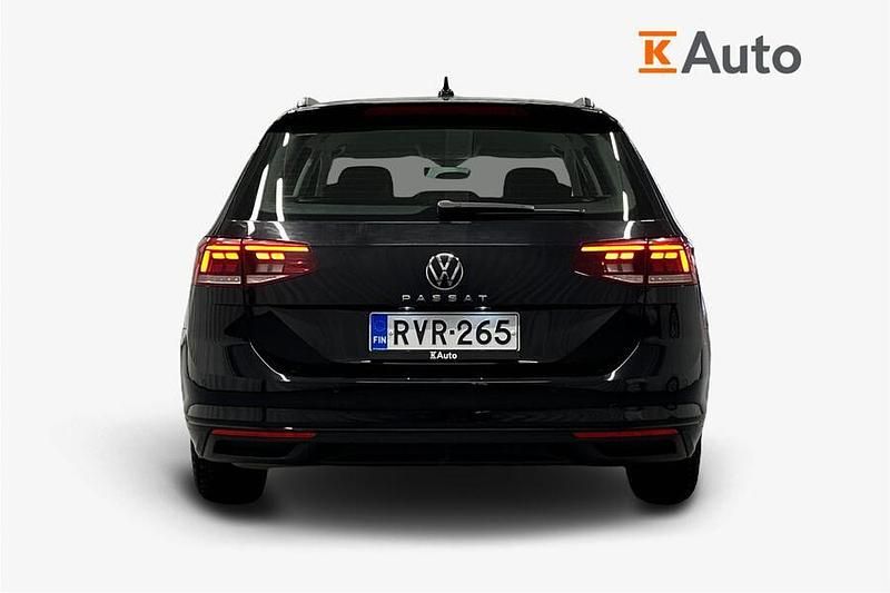Käytetty VW Passat Comfortline 150 HP (110 kW) 2024 Musta Farmari