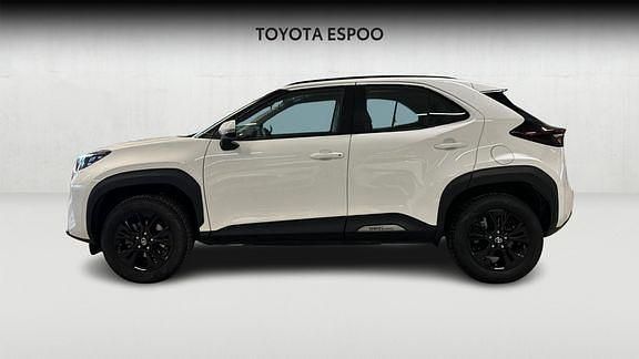 Käytetty Toyota Yaris Cross Active 116 HP (85 kW) 2025 Valkoinen Katumaasturi