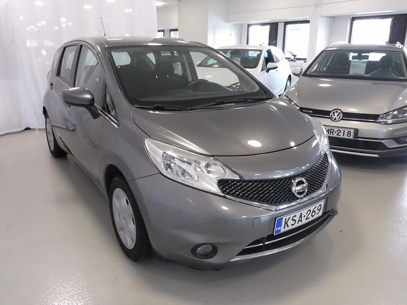 Käytetty Nissan Note Visia 80 HP (58 kW) 2016 Harmaa Tila-auto