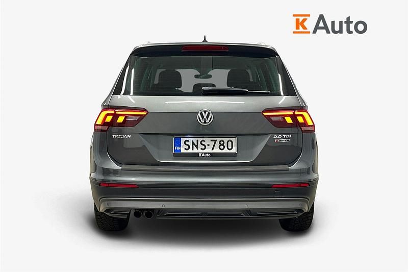 Käytetty VW Tiguan Comfortline 148 HP (108 kW) 2016 Harmaa Katumaasturi