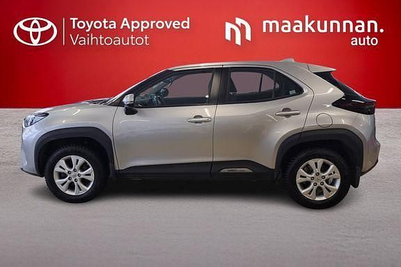 Käytetty Toyota Yaris Cross Active 116 HP (85 kW) 2022 Hopea Katumaasturi