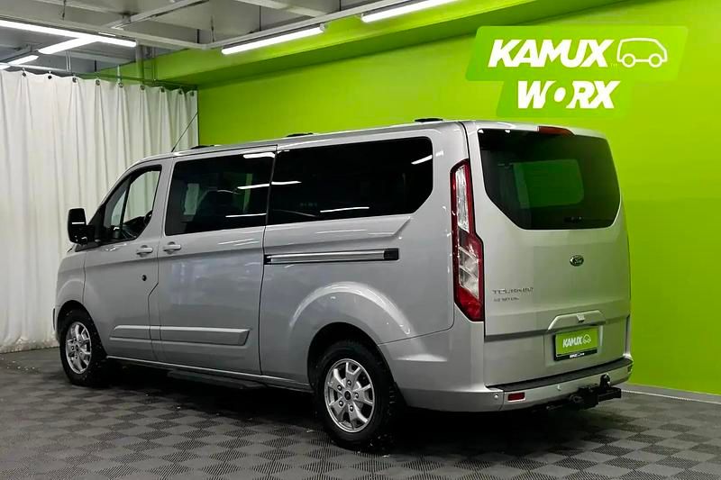 Käytetty Ford Tourneo Titanium 131 HP (96 kW) 2016 Hopea / harmaa Tila-auto