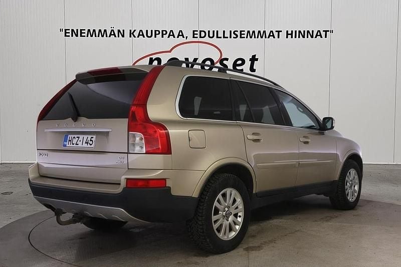 Käytetty Volvo XC90 Momentum 185 HP (136 kW) 2008 Keltainen Katumaasturi