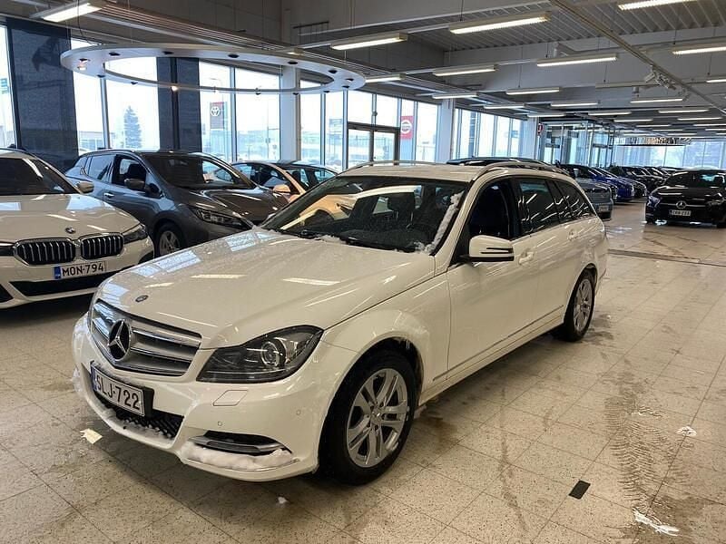 Käytetty Mercedes C180 Business 156 HP (114 kW) 2014 Valkoinen Farmari