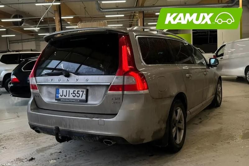 Käytetty Volvo V70 Summum 215 HP (158 kW) 2014 Ruskea Farmari