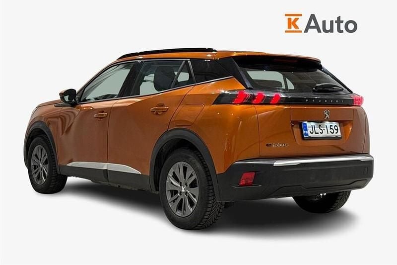 Käytetty Peugeot e-2008 Allure 100 kW (136 HP) 2020 Oranssi Katumaasturi