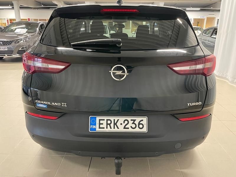 Käytetty Opel Grandland X Comfort 131 HP (96 kW) 2019 Musta Katumaasturi