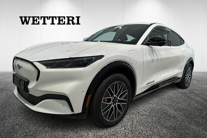 Käytetty Ford Mustang Mach-E Premium 216 kW (294 HP) 2025 Valkoinen Katumaasturi