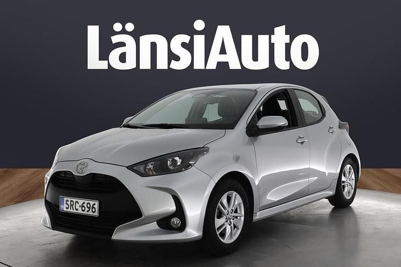 Valkoinen Käytetty 2024 Toyota Yaris Hybrid Viistoperä | 20 390 € (Supertarjous) - Kuva 1/1