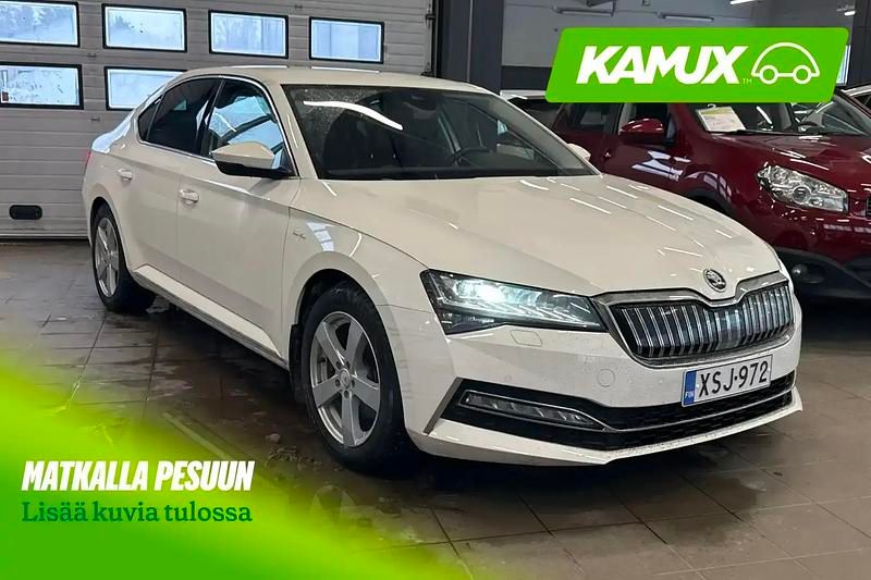 Käytetty Skoda Superb LAURIN & KLEMENT 156 HP (114 kW) 2020 Valkoinen Sedan