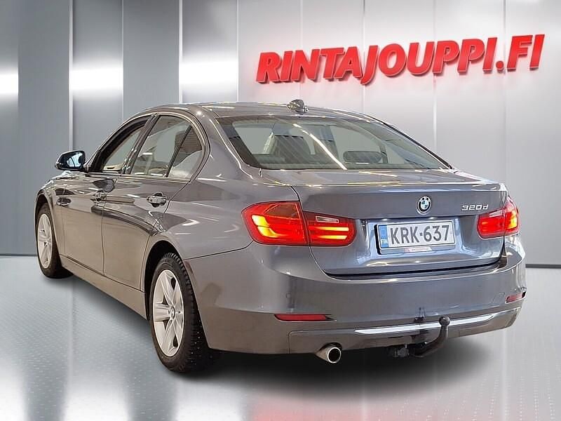 Käytetty BMW 320 184 HP (135 kW) 2013 Harmaa Sedan