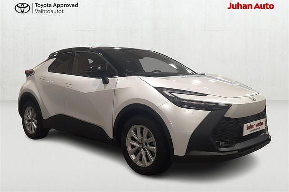 Premium. valkoinen Käytetty 2025 Toyota C-HR Edition Katumaasturi | 38 990 € - Kuva 1/4