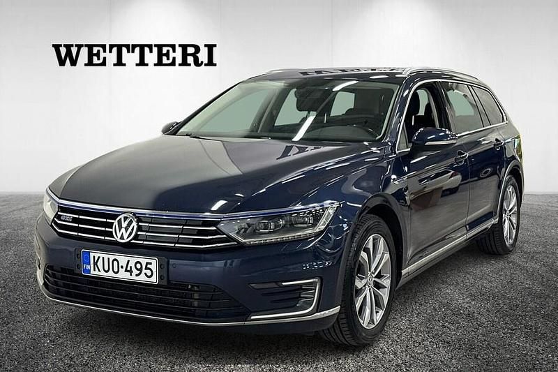 Sininen Käytetty 2017 VW Passat GTE Sedan | 12 990 € (Hyvä tarjous) - Kuva 1/4