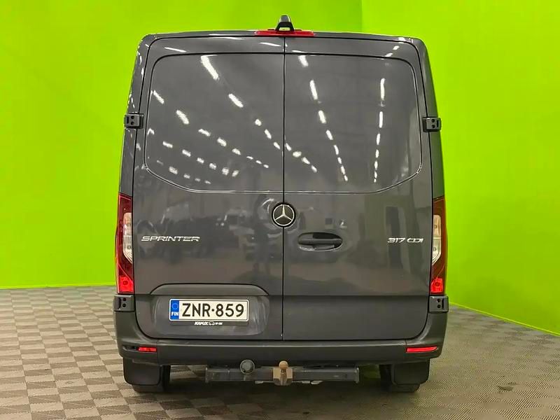 Käytetty Mercedes Sprinter 170 HP (125 kW) 2021 Hopea / harmaa Van
