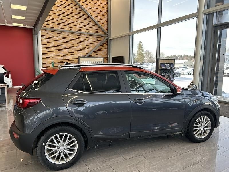 Käytetty Kia Stonic 120 HP (88 kW) 2020 Harmaa Katumaasturi