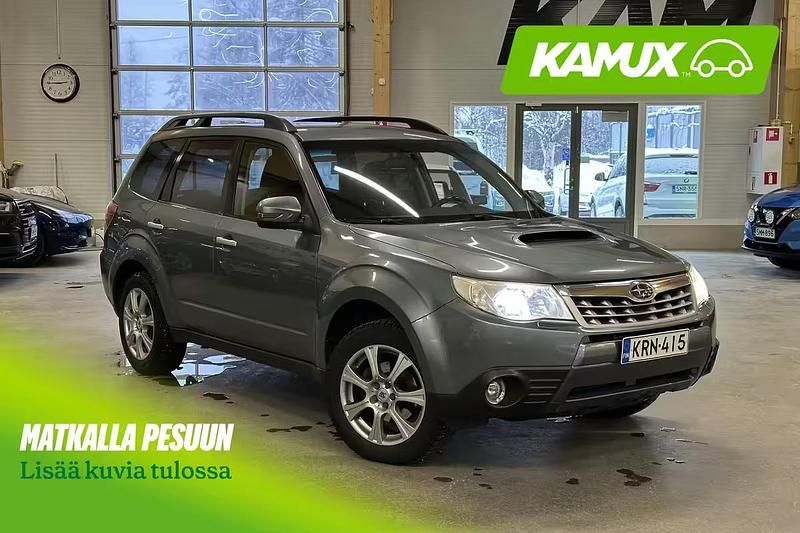 Käytetty Subaru Forester 2012 Katumaasturi