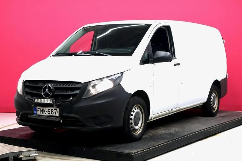 Käytetty Mercedes Vito 88 HP (64 kW) 2017 Van