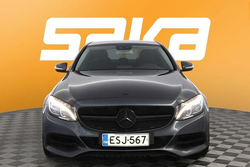 Käytetty Mercedes C220 Business 170 HP (125 kW) 2015 Sedan