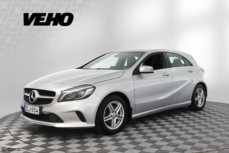 Käytetty Mercedes A180 Business 122 HP (89 kW) 2016 Viistoperä