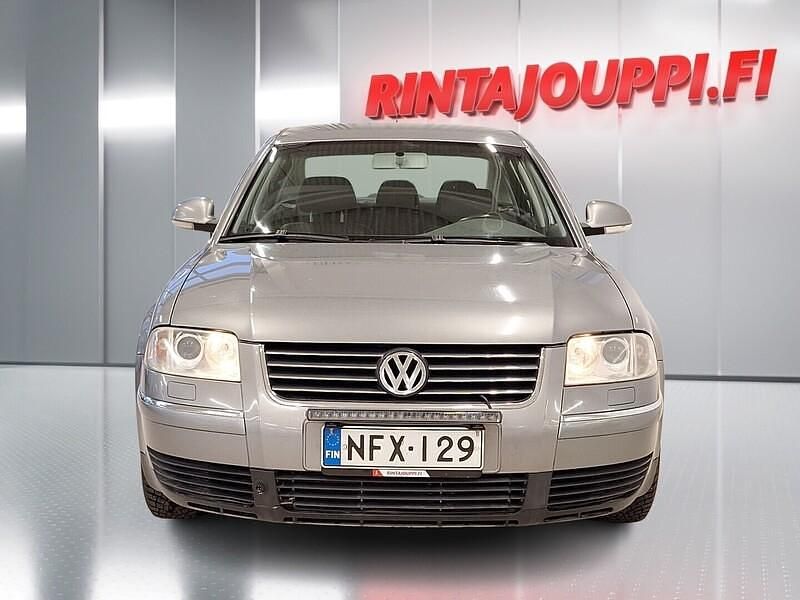Käytetty VW Passat 150 HP (110 kW) 2004 Harmaa Sedan