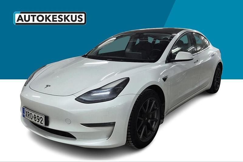 Valkoinen Käytetty 2022 Tesla Model 3 Sedan | 27 900 € (Hyvä tarjous) - Kuva 1/2