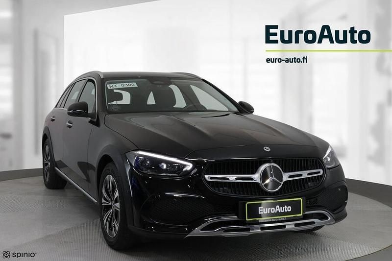 Käytetty Mercedes C220 200 HP (147 kW) 2023 Musta Farmari