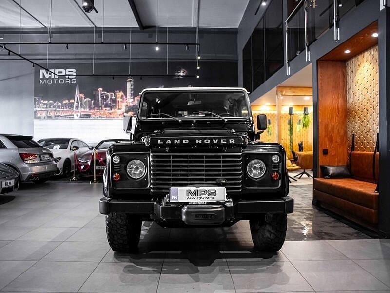 Käytetty Land Rover Defender S 122 HP (89 kW) 2008 Musta Katumaasturi