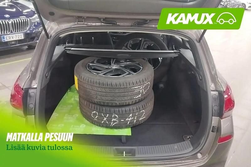 Käytetty Hyundai i30 Comfort 159 HP (116 kW) 2021 Hopea / harmaa Farmari