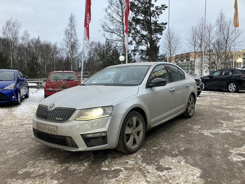 Käytetty Skoda Octavia RS 220 HP (161 kW) 2015 Viistoperä