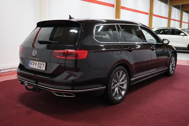 Käytetty VW Passat R-line 150 HP (110 kW) 2021 Farmari