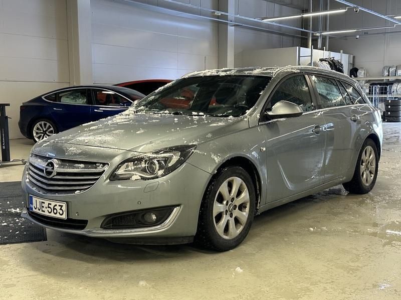 Käytetty Opel Insignia Edition 163 HP (119 kW) 2015 Farmari