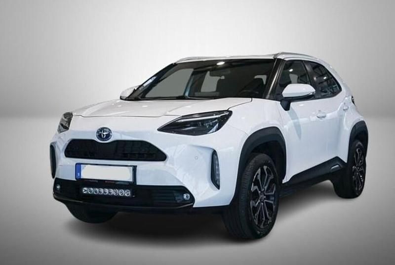 Valkoinen Käytetty 2022 Toyota Yaris Cross Active Katumaasturi | 27 400 € (Hieman kallis) - Kuva 1/3