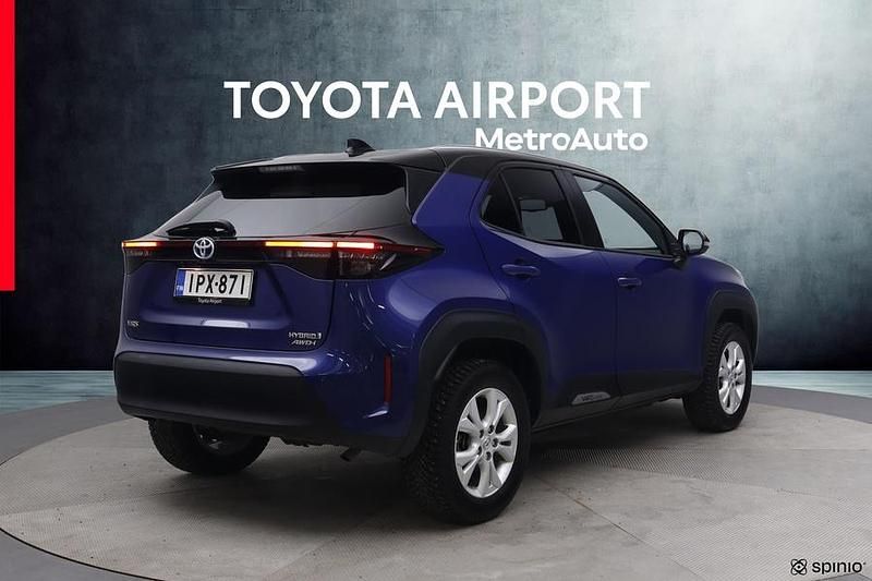 Käytetty Toyota Yaris Cross 116 HP (85 kW) 2022 Sininen Katumaasturi