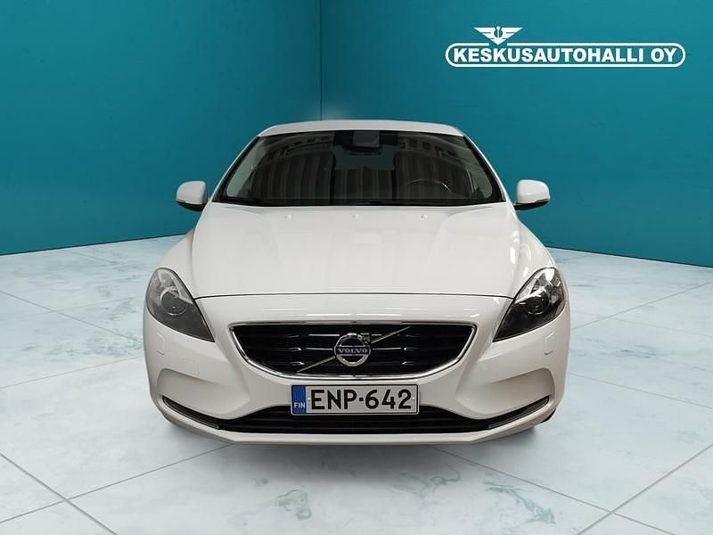 Käytetty Volvo V40 Momentum 190 HP (139 kW) 2015 Valkoinen Viistoperä