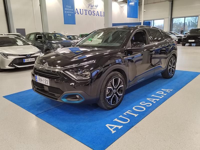 Käytetty Citroën e-C4 Comfort 114 kW (156 HP) 2023 Musta Viistoperä