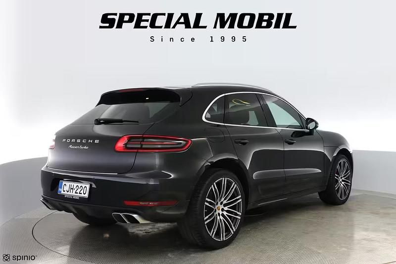 Käytetty Porsche Macan Turbo 400 HP (294 kW) 2014 Musta Katumaasturi
