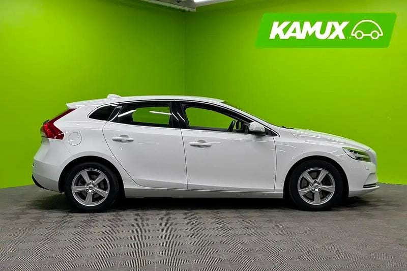 Käytetty Volvo V40 Business Edition 122 HP (89 kW) 2017 Valkoinen Sedan